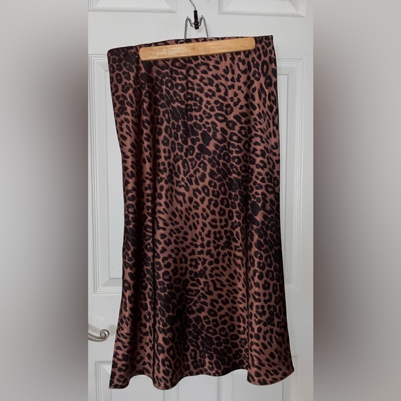 Source Unknown Dresses & Skirts - Leopard Print Satin Skirt XL